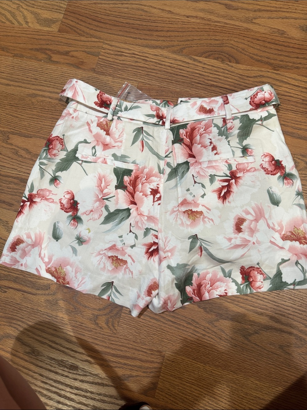 Express Floral High-Waist Shorts with Woven Buckle — Pink & Green - Picture 5 of 5